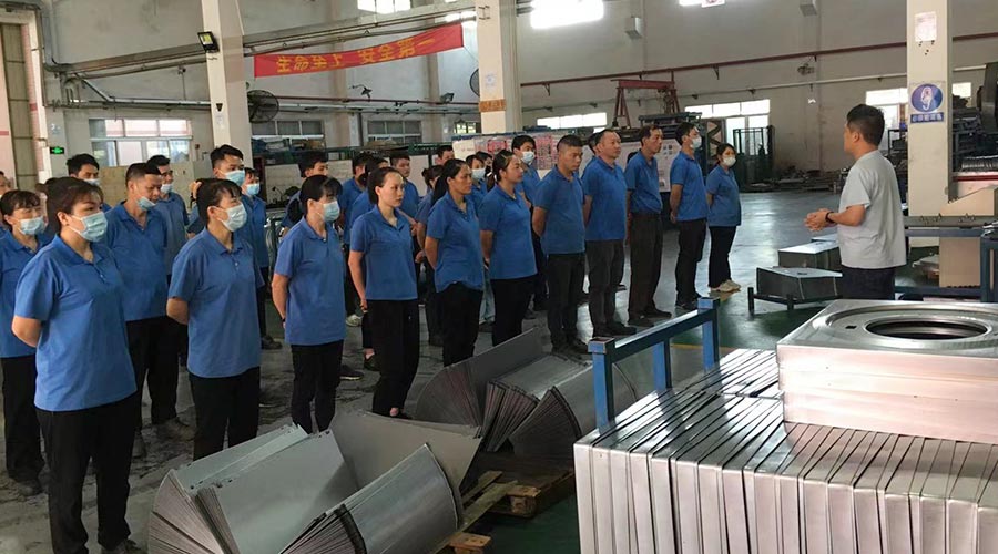 五一放假在即！金環(huán)電器沖壓車間開展早會強(qiáng)調(diào)工作效率